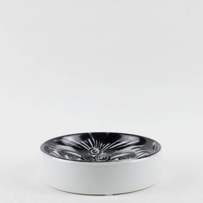Fornasetti Round ashtray Tema e Variazioni n°9 black/white - Milk Concept Boutique