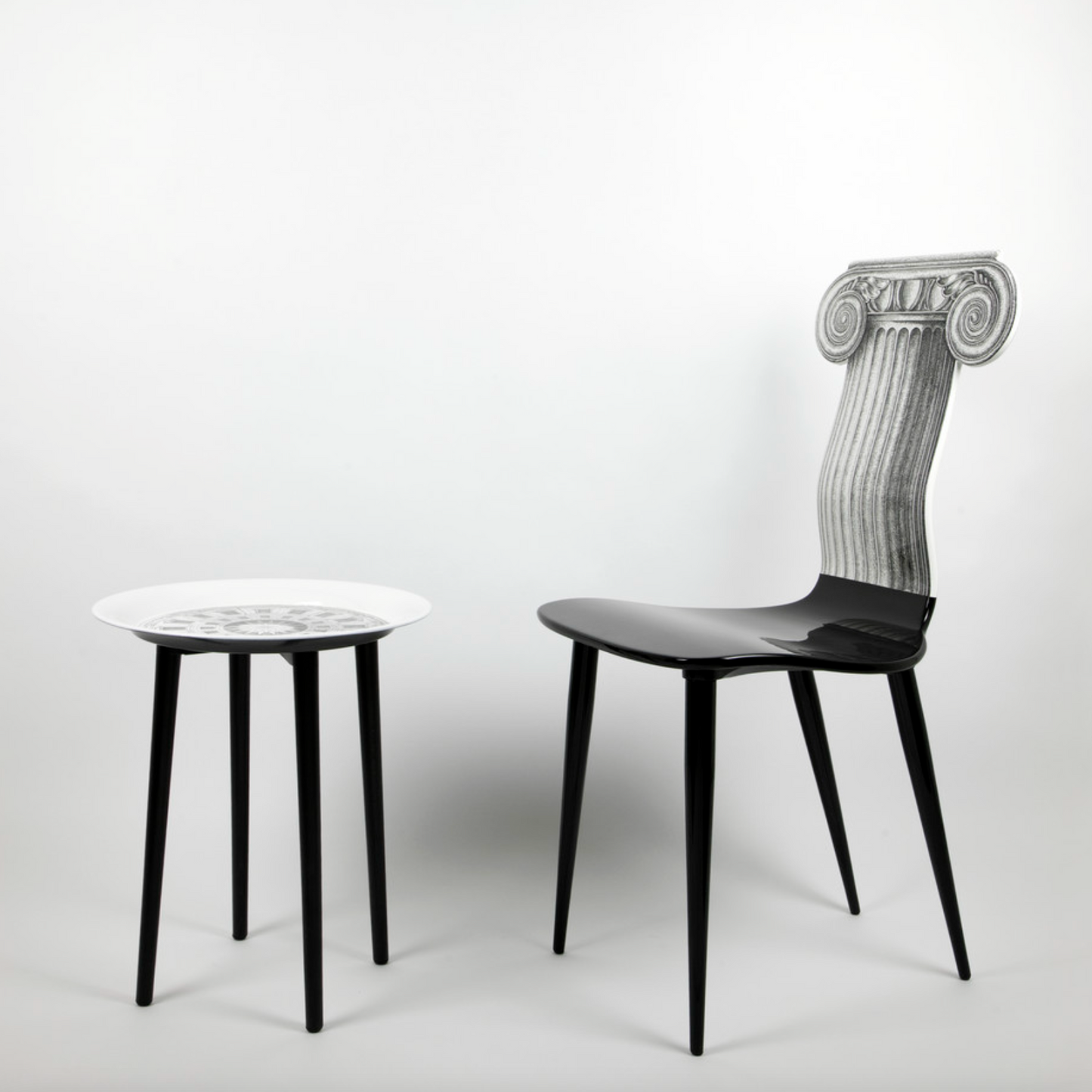 Fornasetti Tray ø40 Keyhole on black - Milk Concept Boutique