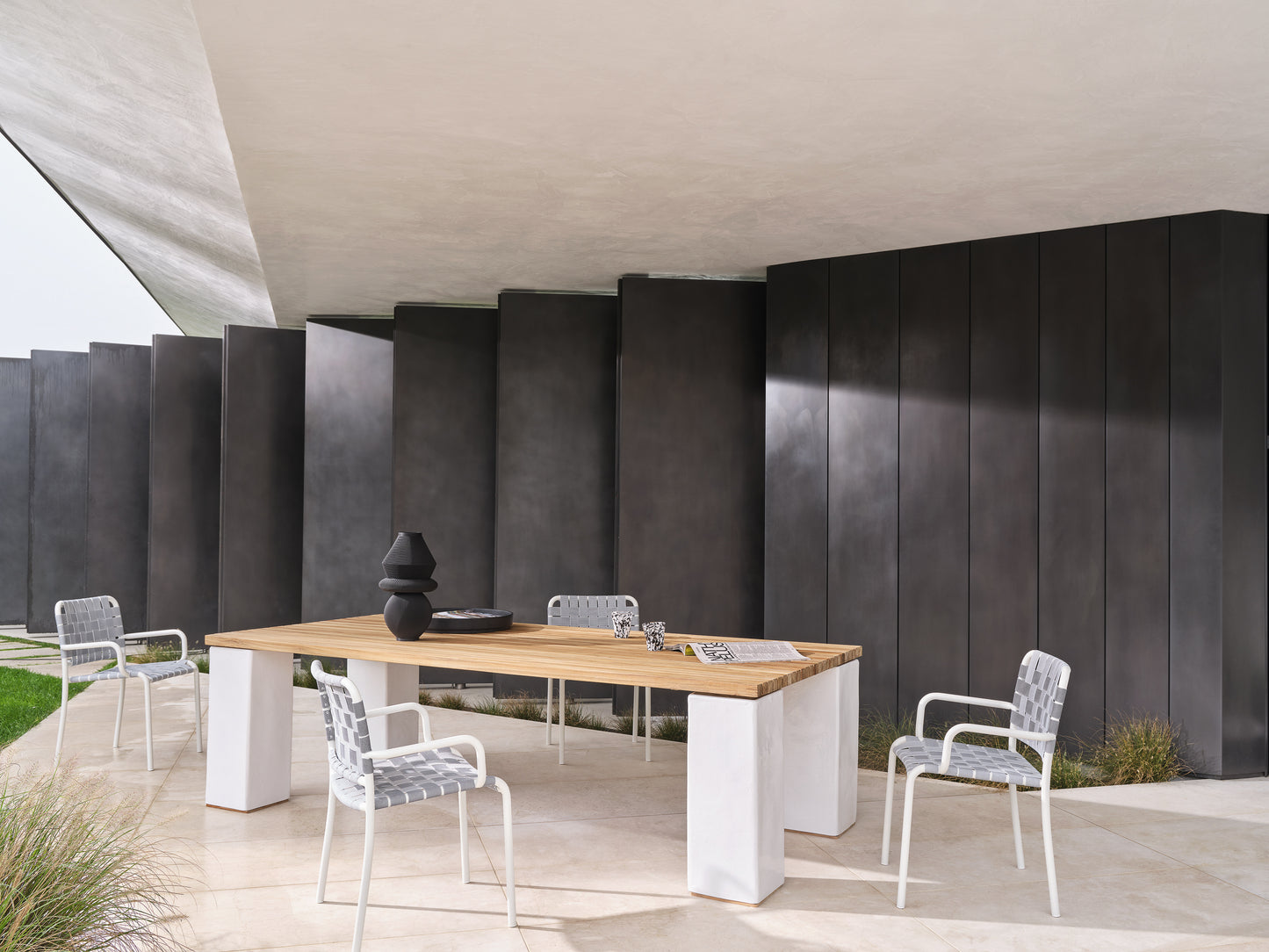 InOut Chair 823/824