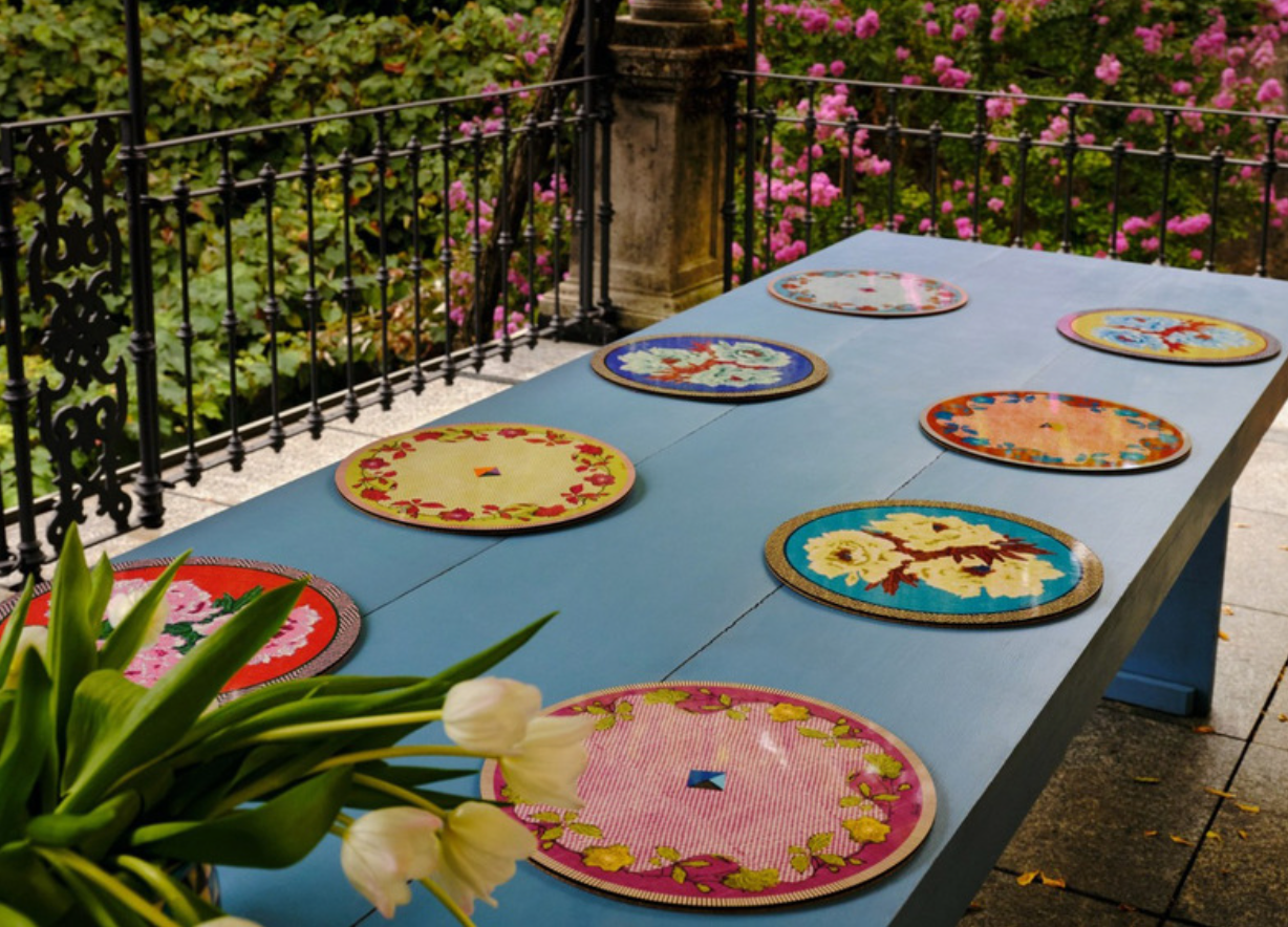 Lisa Corti 'Masonite' round placemat, Amer rose Orange - Milk Concept Boutique