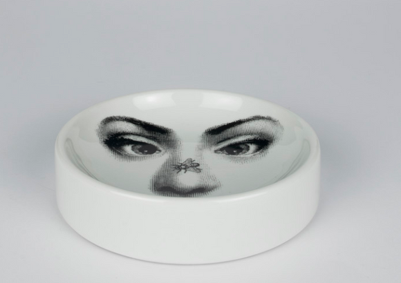 Fornasetti Round ashtray Tema & Variazioni n°396 black/white - Milk Concept Boutique